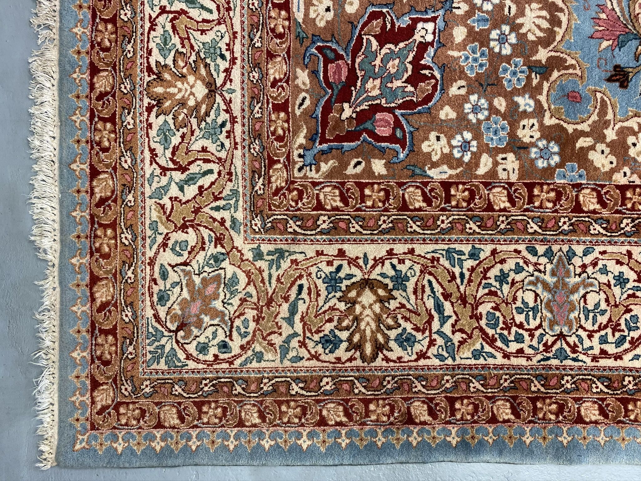 Fayroz carpet