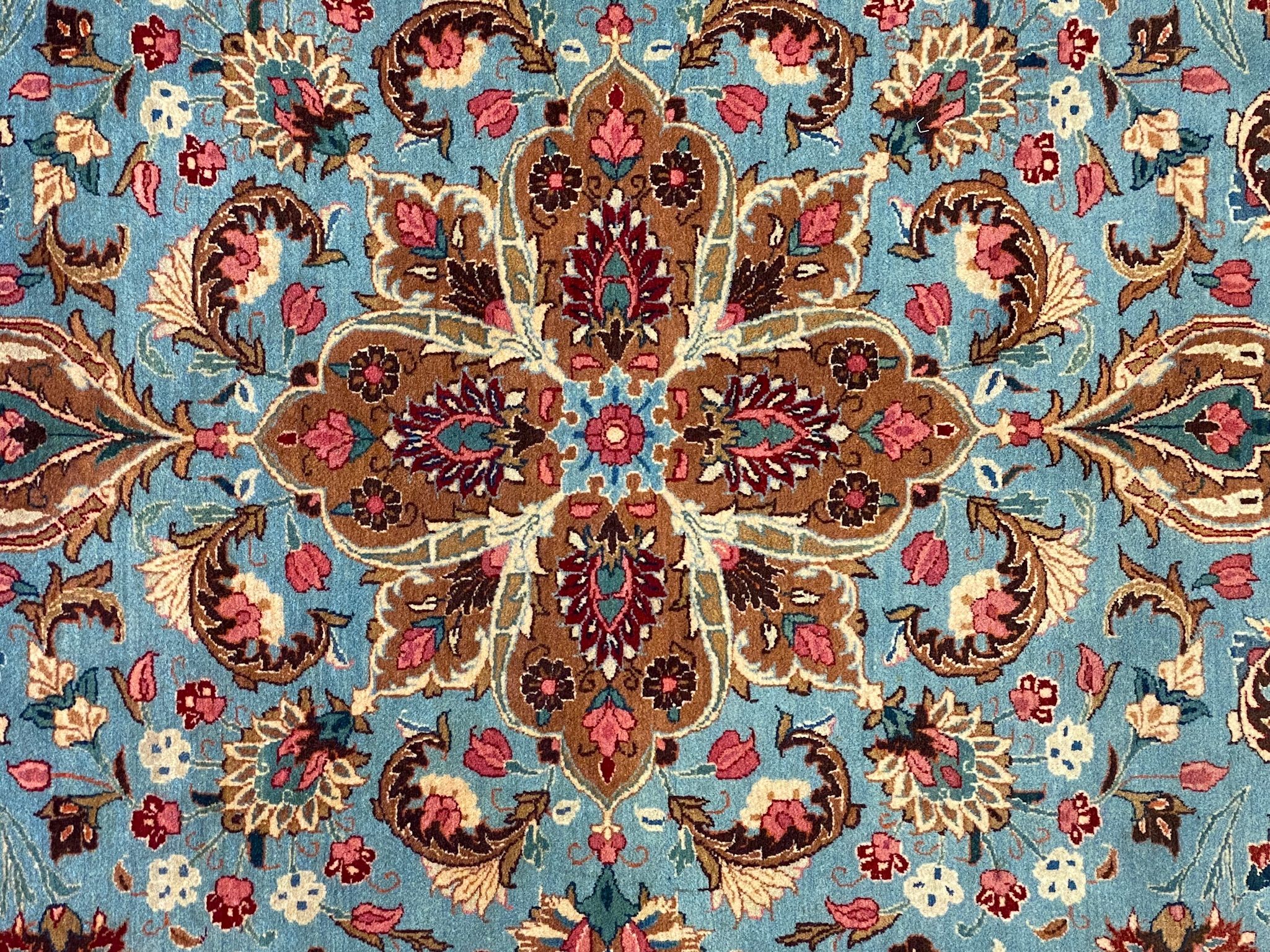 Fayroz carpet