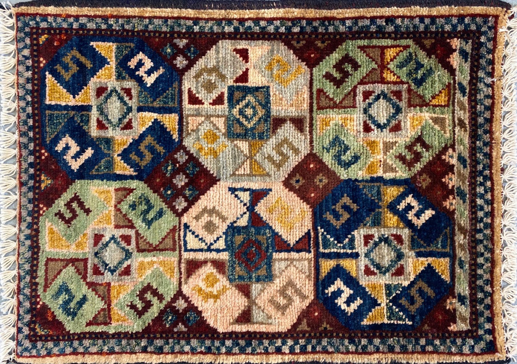 Handsi Rug