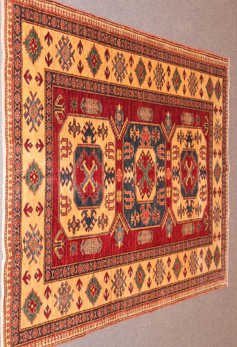 Handasi rug