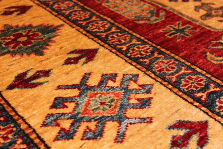 Handasi rug