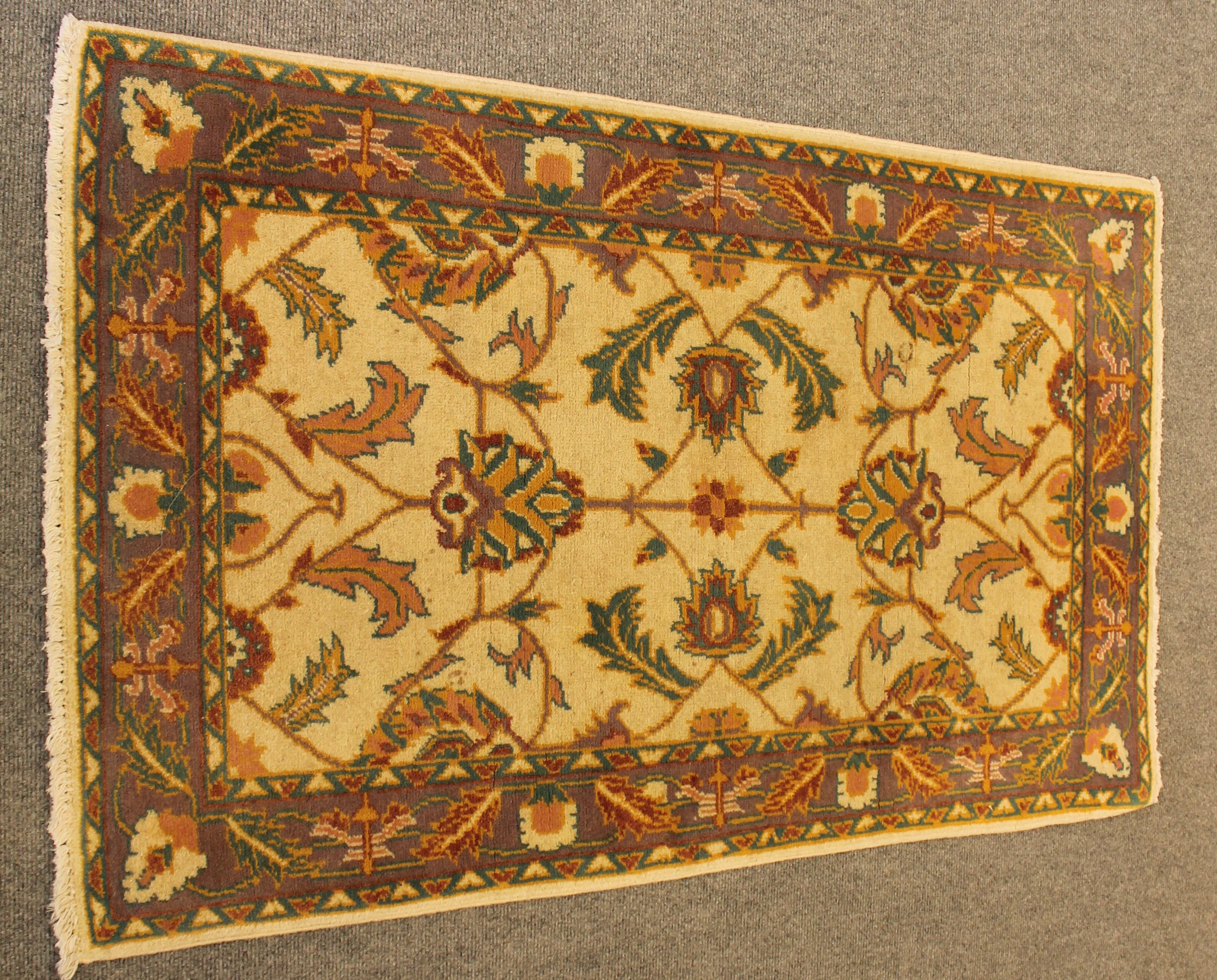 Gullabhad rug