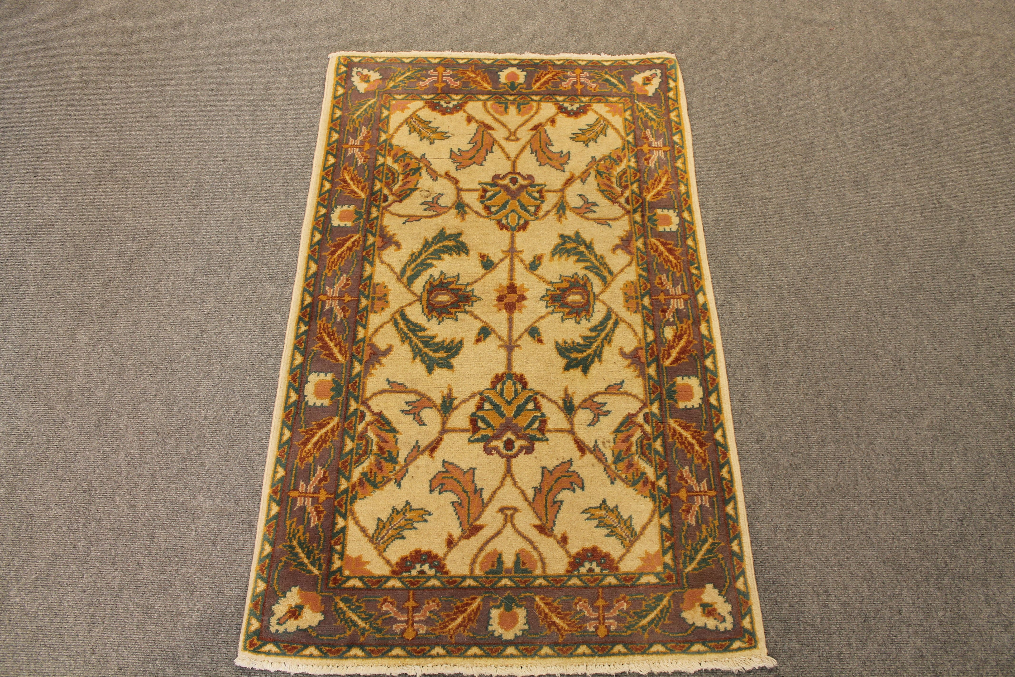 Gullabhad rug