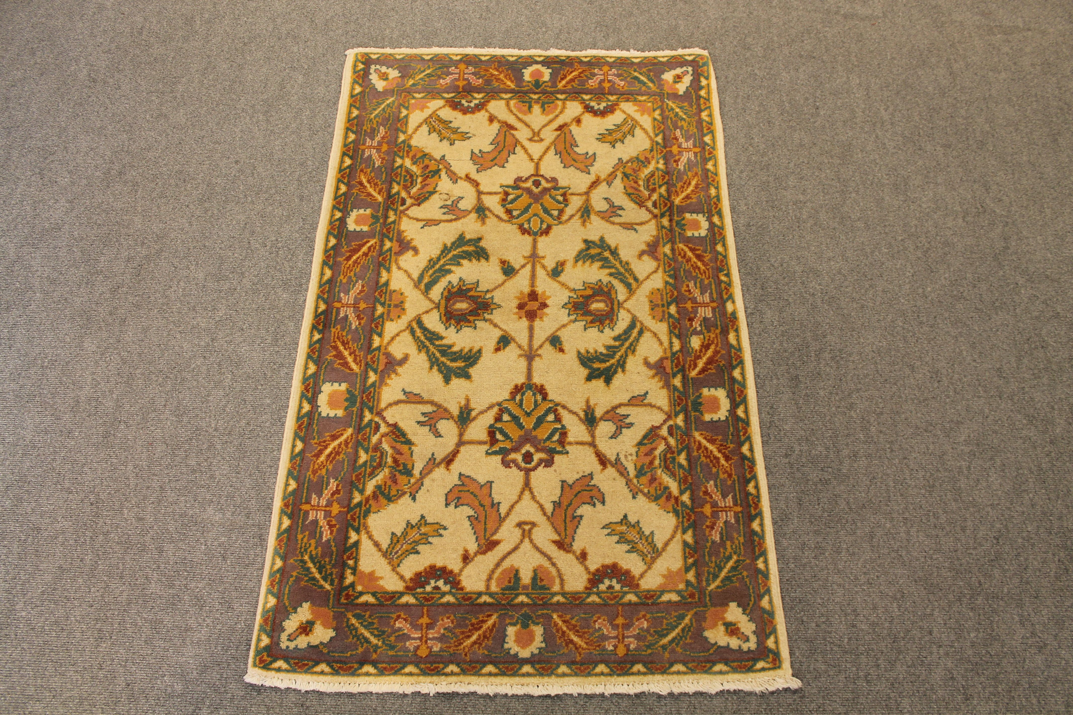 Gullabhad rug