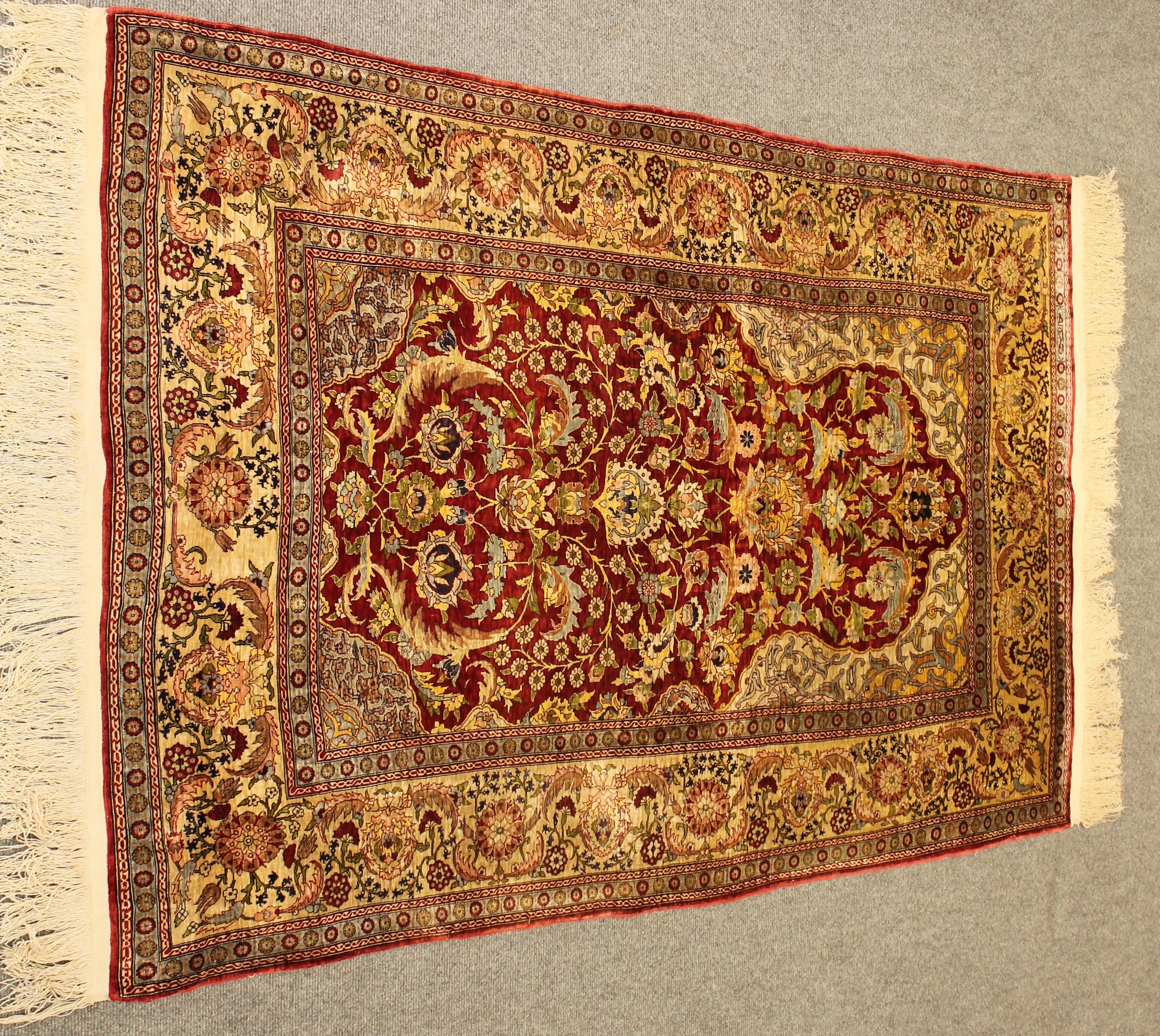 Hereke rug