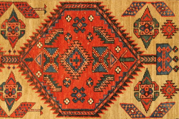 Antique Sarabe rug