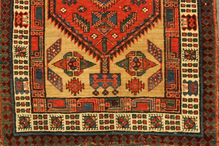 Antique Sarabe rug