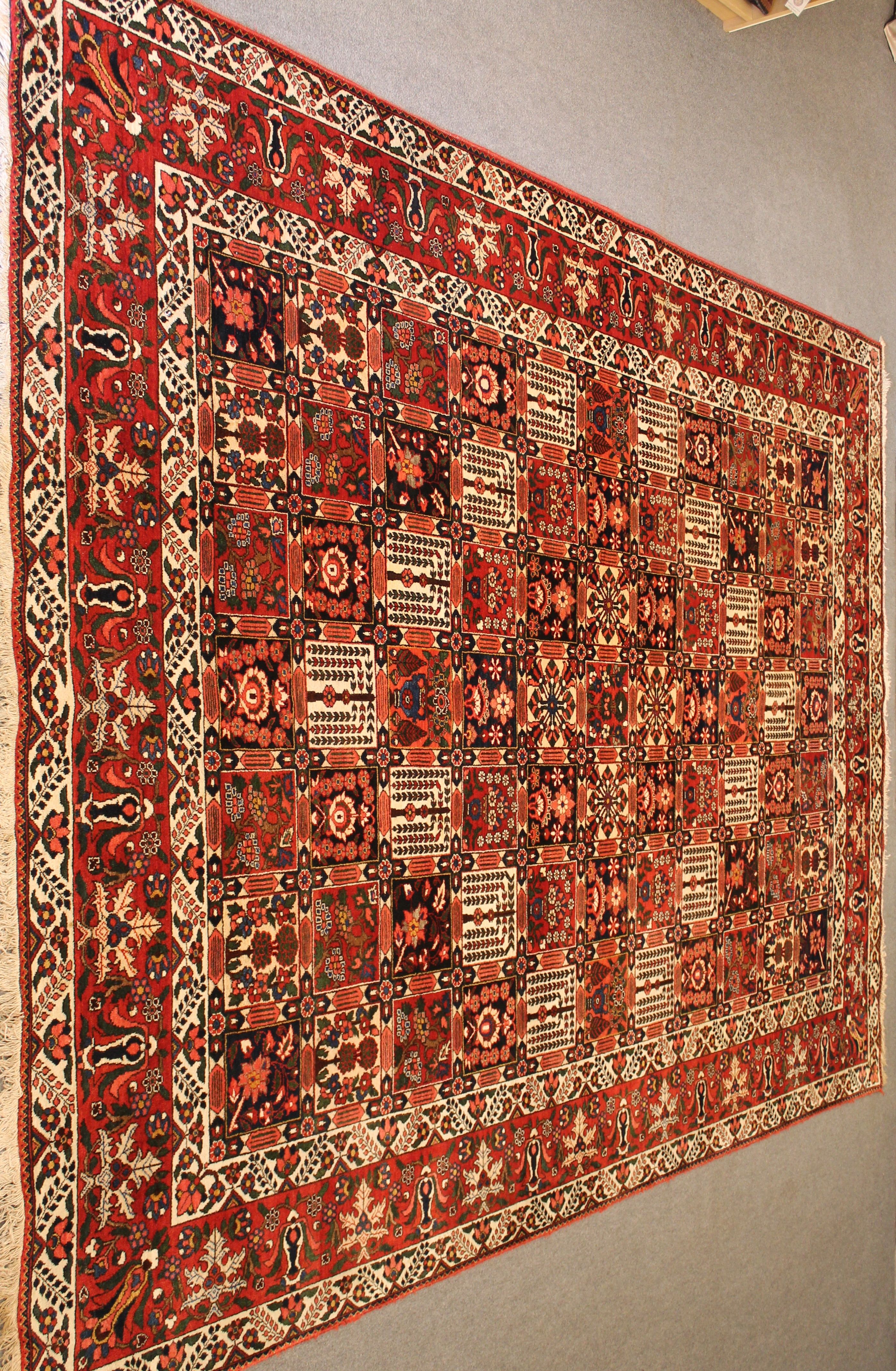 Bakhtiar carpet