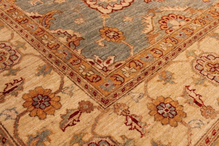 New Kashan desing rug