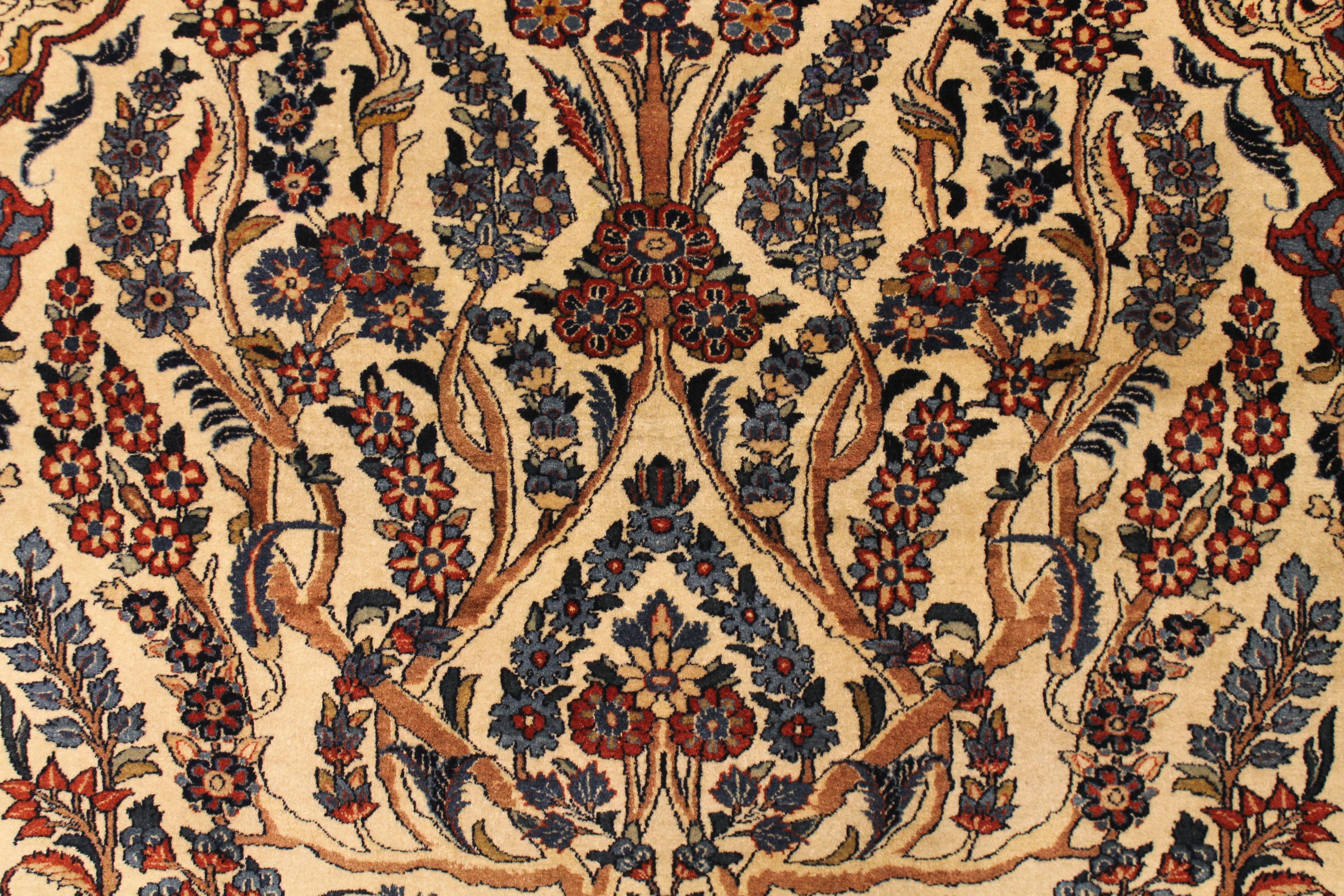 Antique Isfahan Ahmad rug