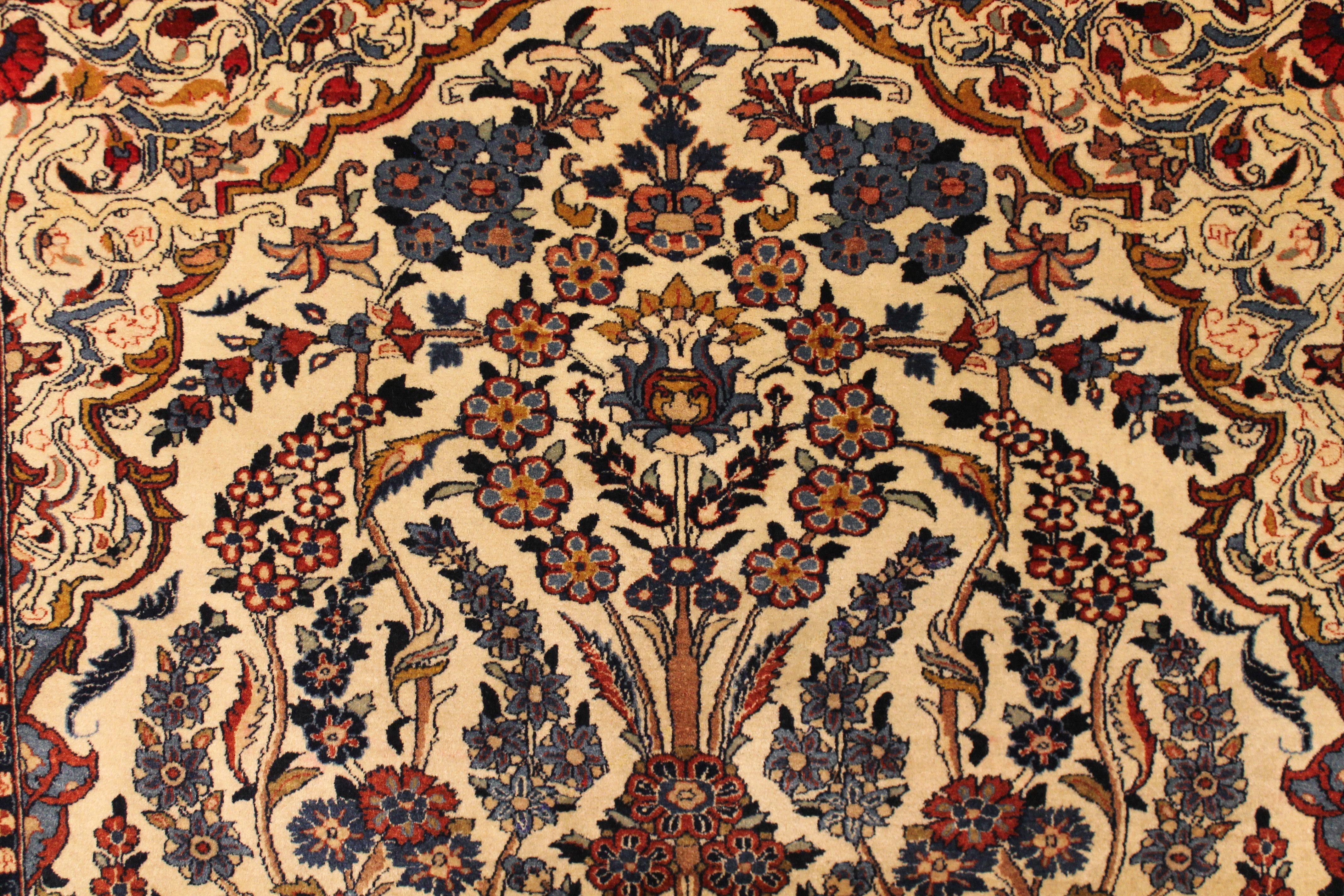 Antique Isfahan Ahmad rug
