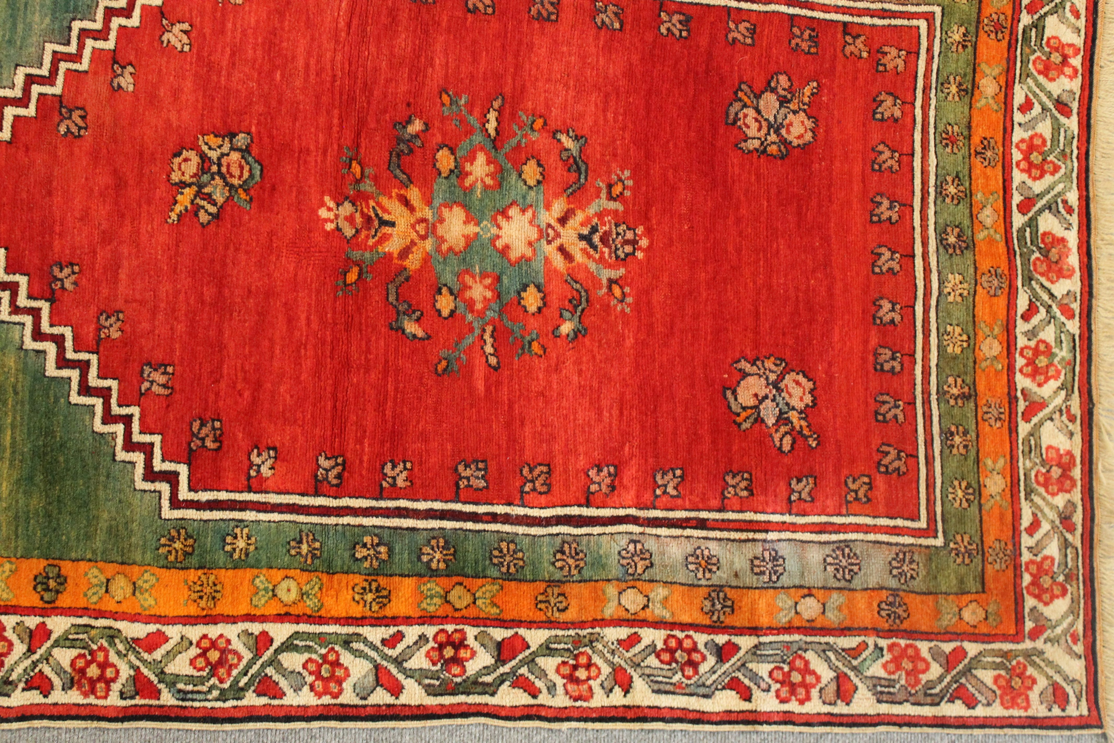 Antique Sivas rug