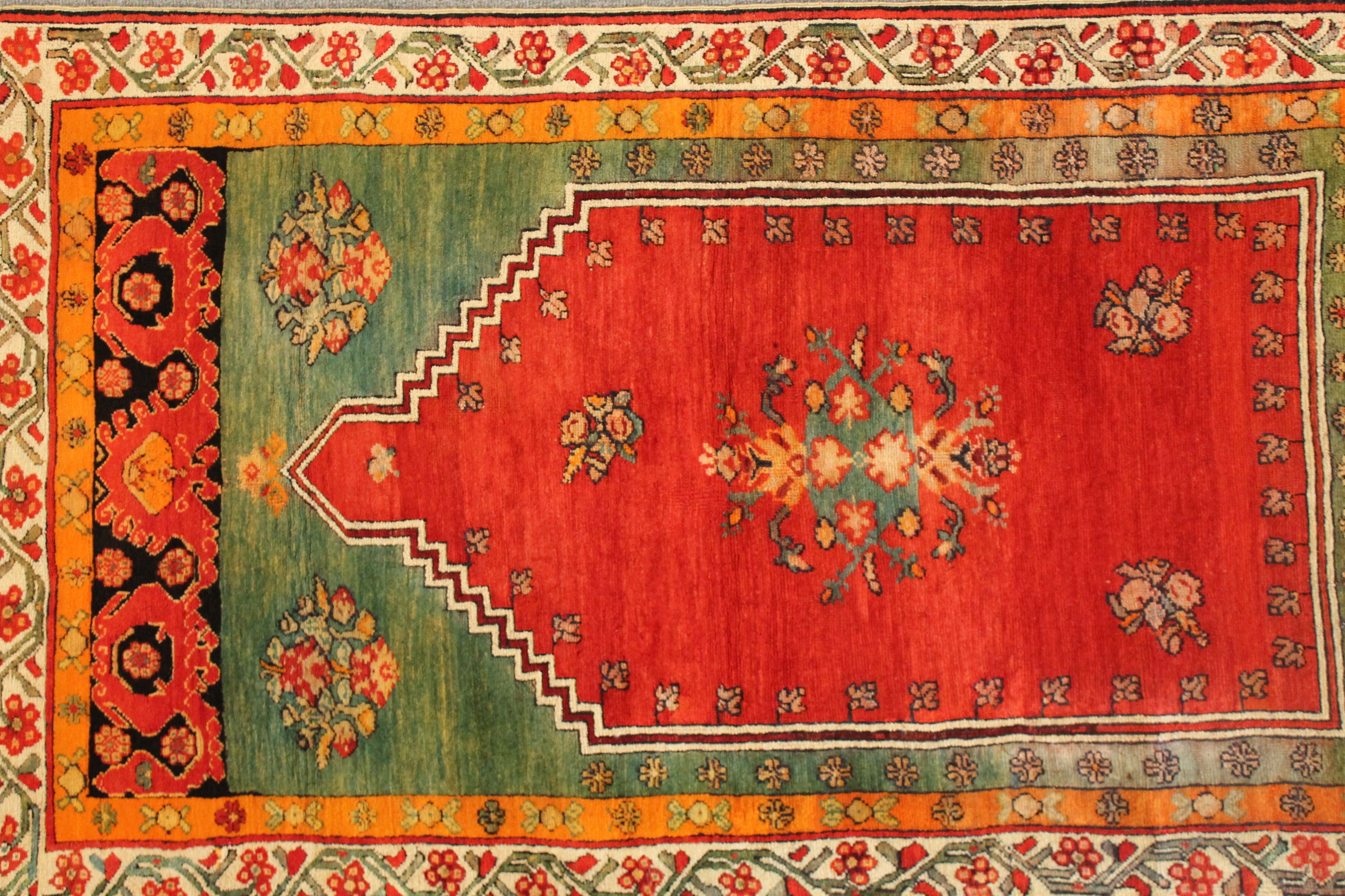 Antique Sivas rug
