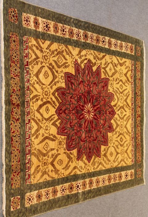 Toranj rug