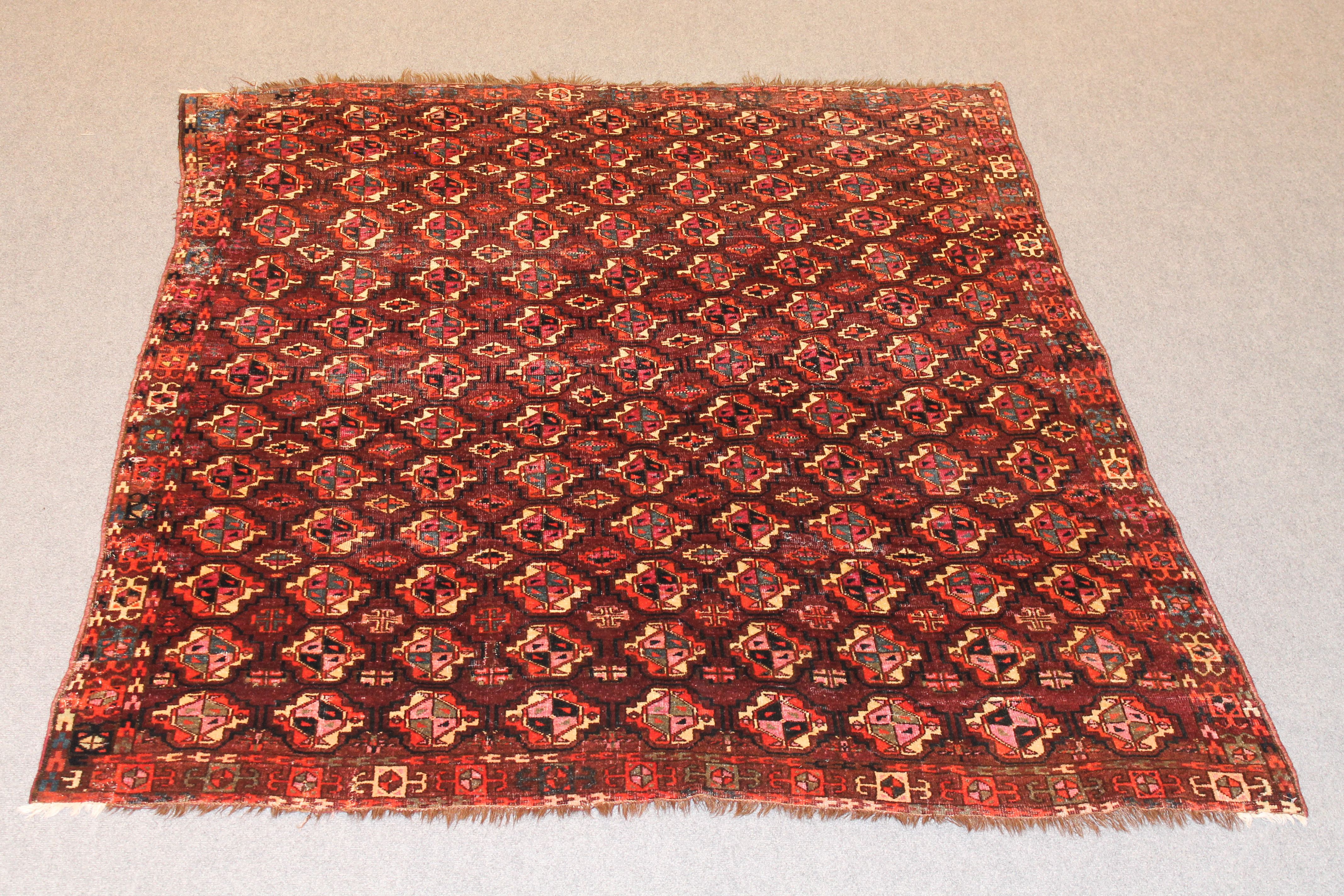 Antique Arabachi rug