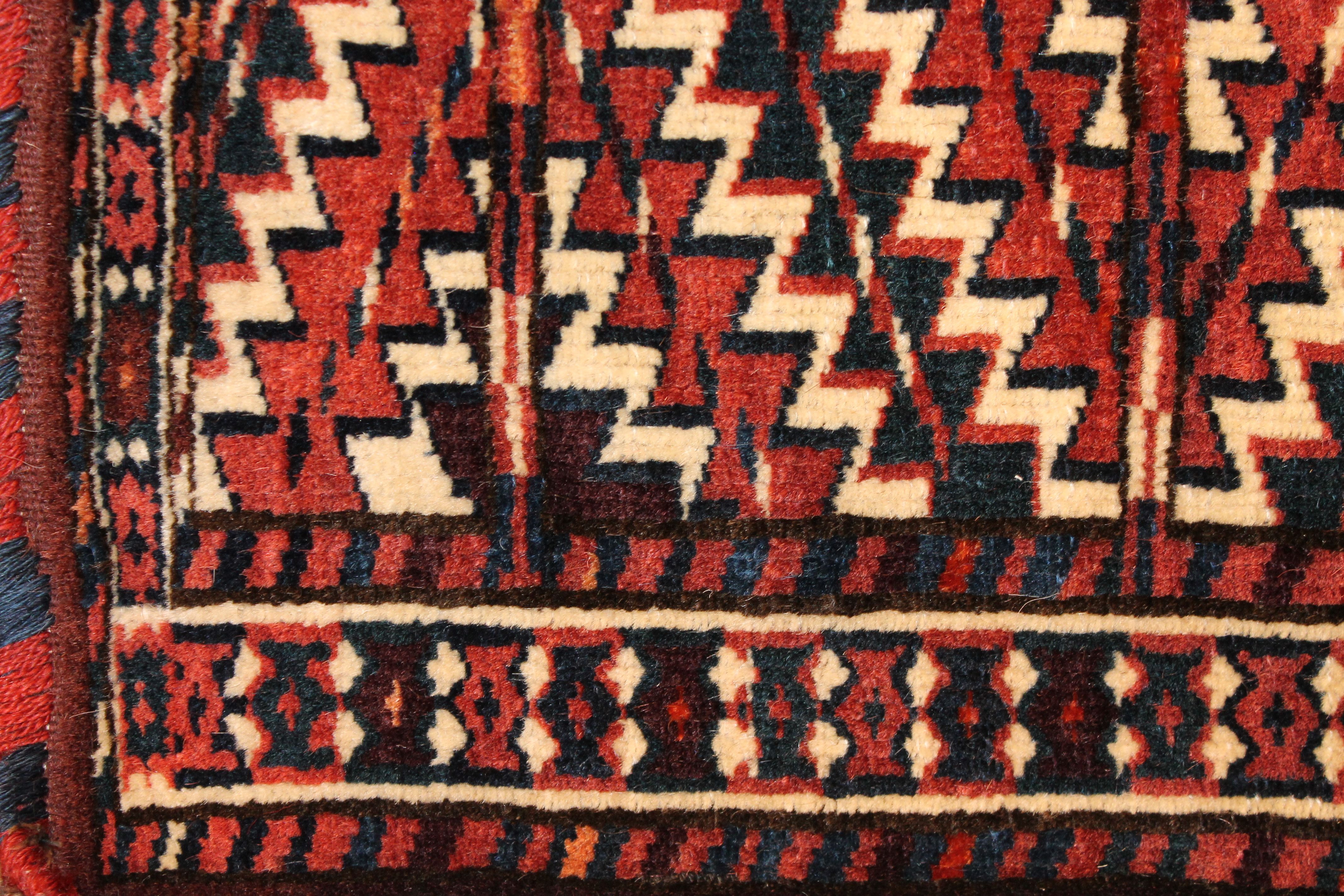 Antique Yamut Aukpash