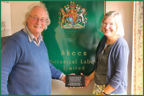 Haslemere Coat of Arms Weaving Plaque produced by Sheen Botanical Labels Ltd.jpg Haslemere Coat of Arms Weaving Plaque produced by Sheen Botanical Labels Ltd.jpg