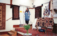 Sandre giving a rug weaving talk at Haslemere Festival